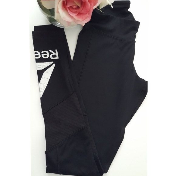💖NEW💖Black Reebok Speedwick🖤 Cropped Leg Legging - Picture 2 of 10